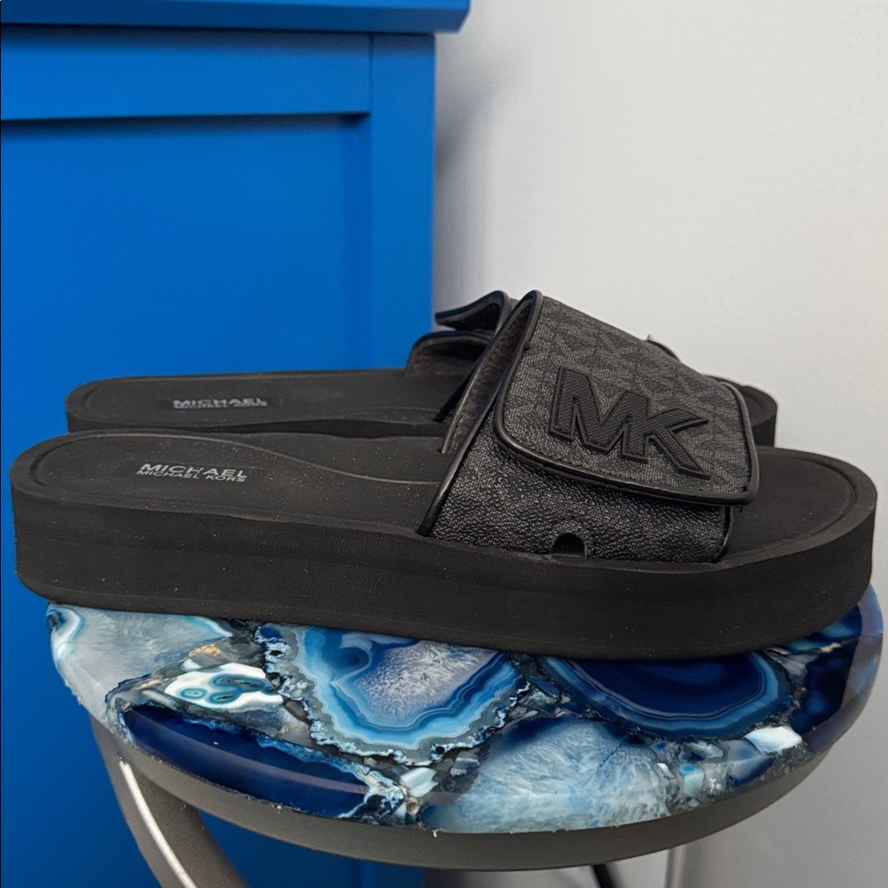 Michael Kors Logo Platform Slide - Picture 2 of 11
